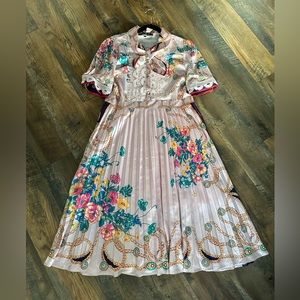 EUC! Floral pleated dress!